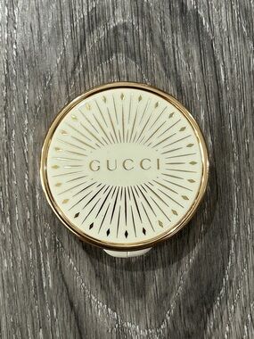 Gucci Cream and Gold Compact Blush